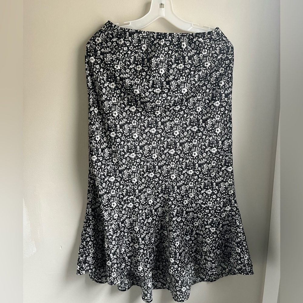 Midi/maxi black and white floral skirt